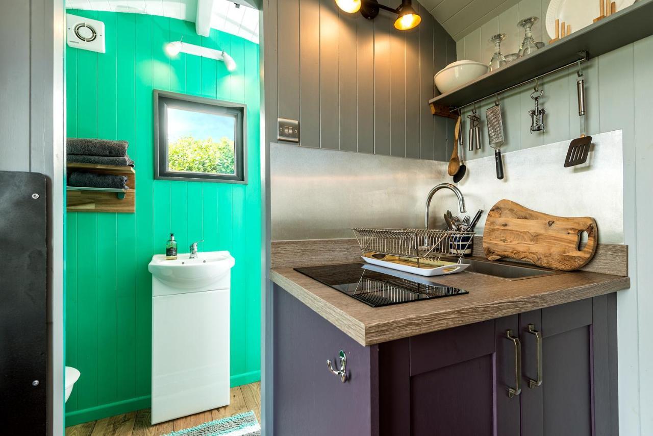 The Big Cwtch Shepherd'S Hut Kidwelly Kültér fotó
