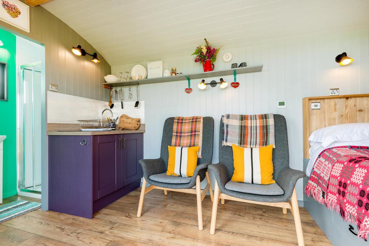 The Big Cwtch Shepherd'S Hut Kidwelly Kültér fotó